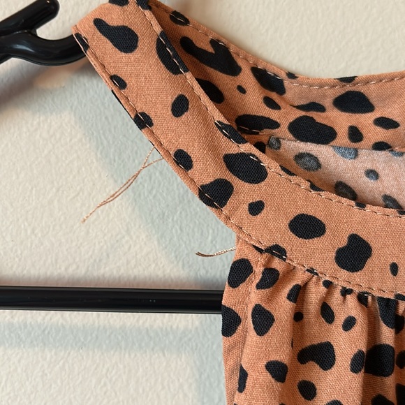 Leopard print romper with zipper back and a tie and untie string - Picture 3 of 3